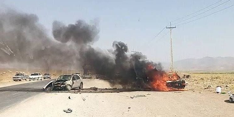 فوت ۶ سرنشین پژو پارس به علت تصادف و آتش گرفتن خودرو در فارس