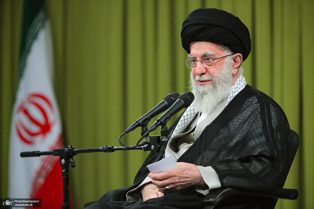 تصاویر اولین دیدار رئیس‌جمهور و اعضای دولت پزشکیان با رهبر انقلاب  