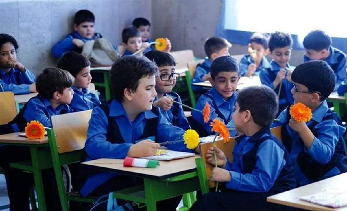 مدارس از نیمه شهریور بازگشایی میشوند؟