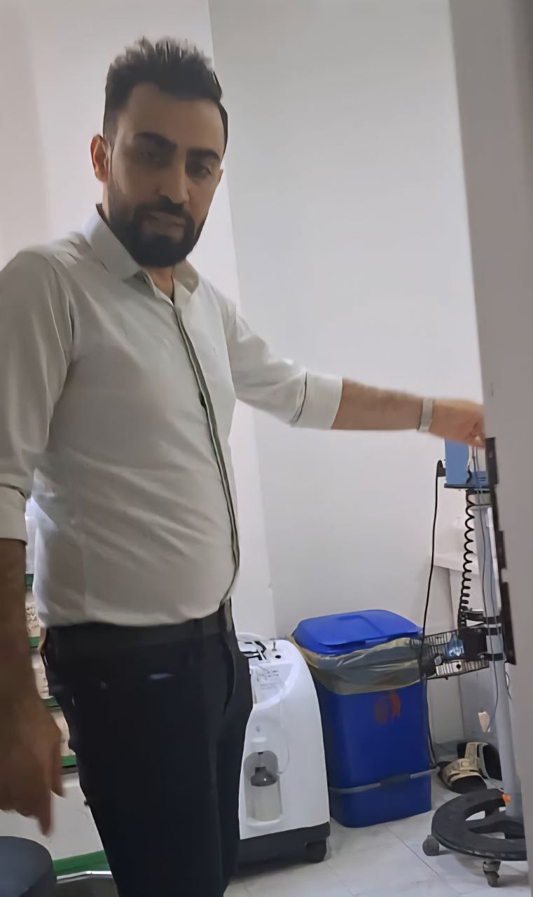 این جراح قلابی را شناسایی کنید! + عکس