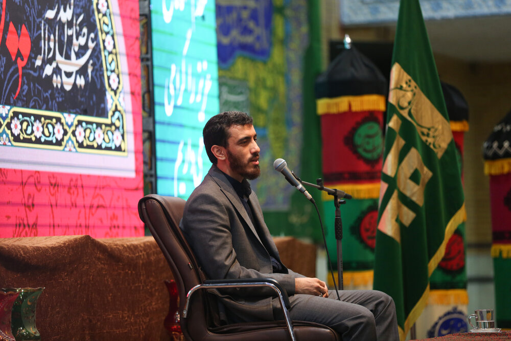 نوحه آتشین مداح مشهور در مصلی تهران بوی جنگ میدهد/ویدئو