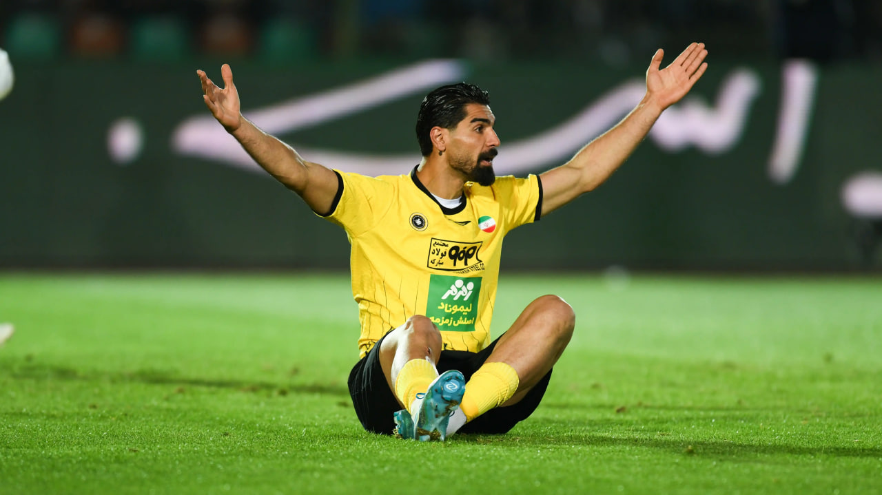 پرسپولیس یا قرهباغ؟ / سرنوشت مبهم رضا اسدی داغ شد