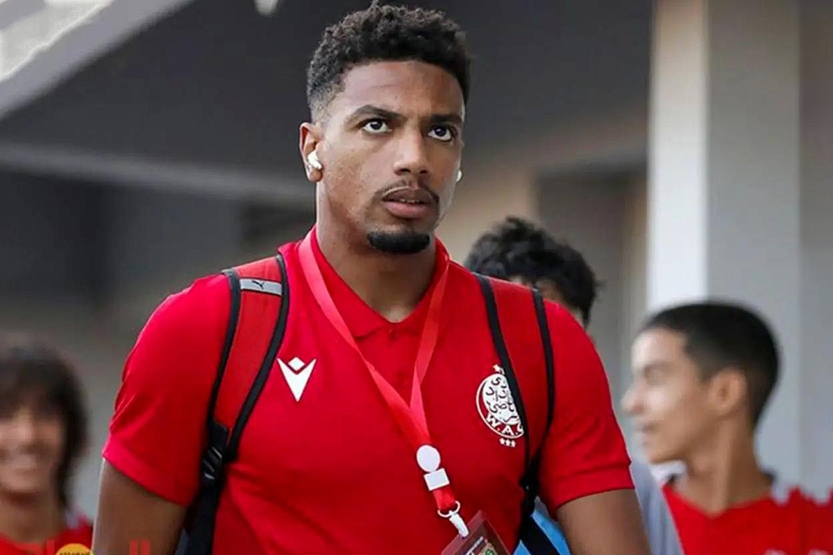 باشگاه فولاد دنبال مدافع پرسپولیس