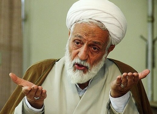 امام جمعه اصفهان: همانطور که اجازه عرقفروشی و قمار نمیدهیم؛ اجازه بیحجابی هم نمیدهیم