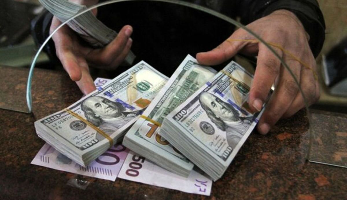 دلار عاشورایی شد؛ قیمت دلار امروز  جمعه ۱۳ تیرماه ۱۴۰۴


