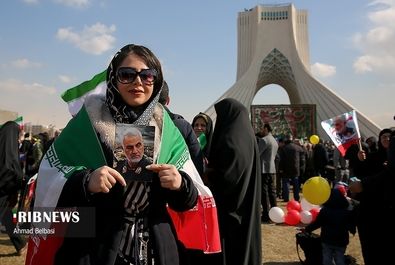 حضور زنان با تیپ و حجاب متفاوت در راهپیمایی