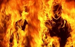 مرگ وحشتناک دختر جوان در لباس عروس/ خودسوزی هولناک در لباس عروس 