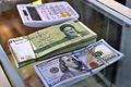 دلار ۹۰ هزار تومانی برگشت، قیمت امروز دلار پنجشنبه ۹ مرداد ۱۴۰۴