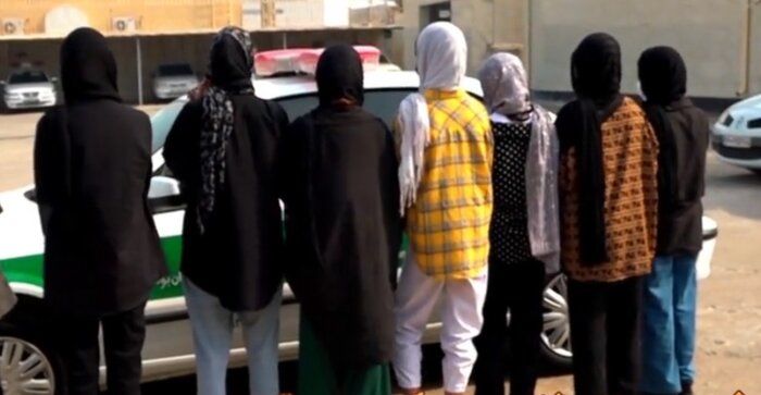 چاقوکشی خونین ۶ دختر ۱۷ ساله با یک پدر در نازی‌آباد!
