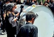 تصاویری از زنجیرزنی پررنگ دختران 