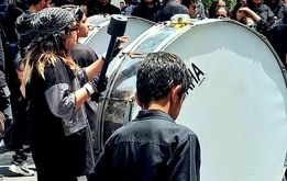 تصاویری از زنجیرزنی پررنگ دختران 