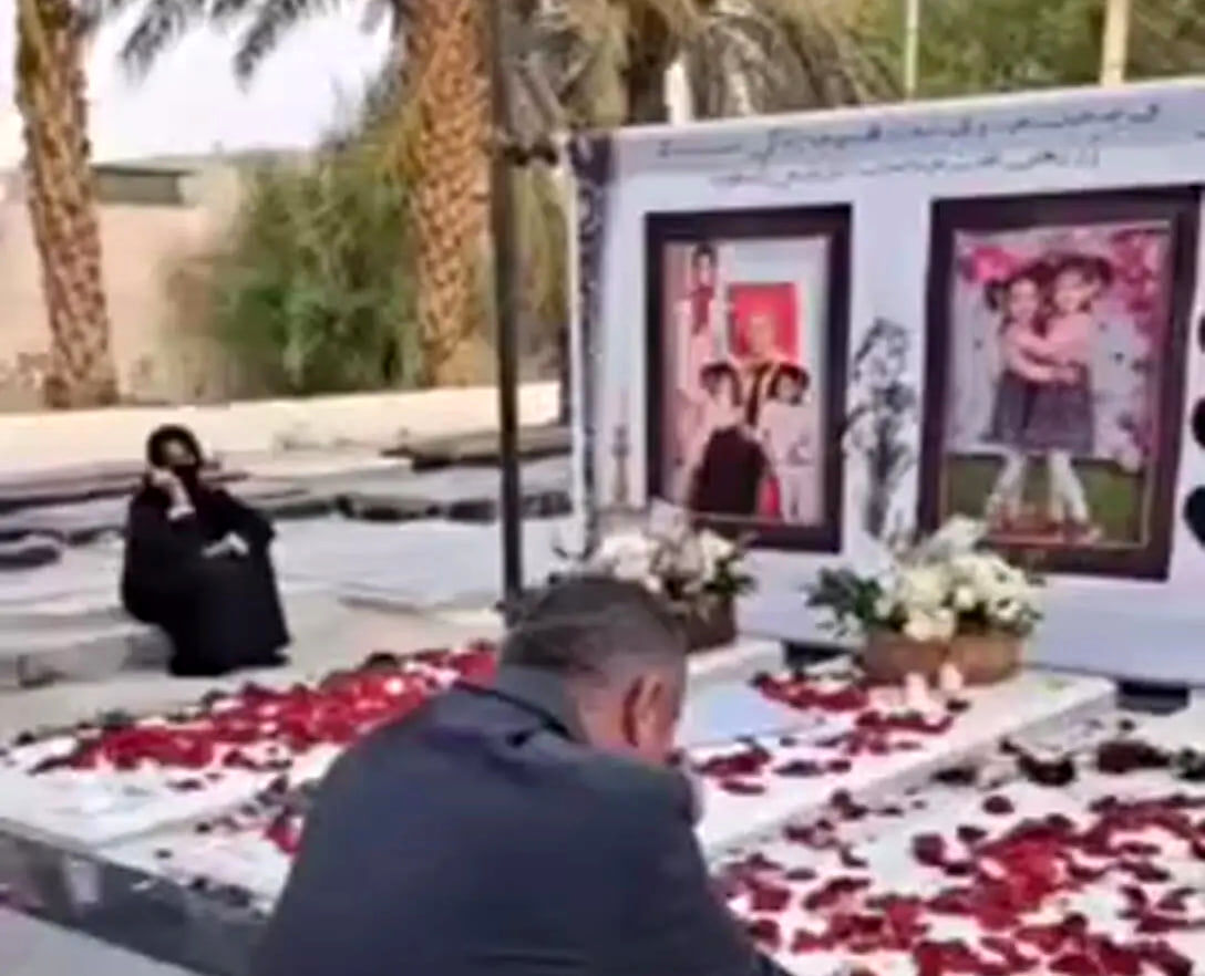 حضور پدر خانواده بر مزار سه فرزندش بعد از اعدام قاتل + فیلم