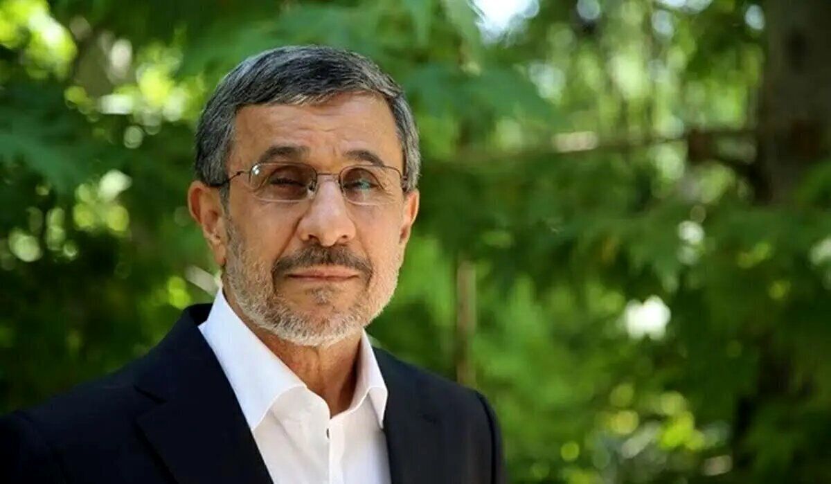 احمدی نژاد خودش را برای روز مبادا در آب نمک خوابانده است؟