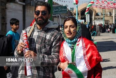 حضور زنان با تیپ و حجاب متفاوت در راهپیمایی