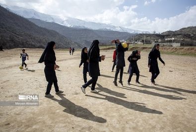 تحصیل دانش‌آموزان در مناطق محروم روستایی