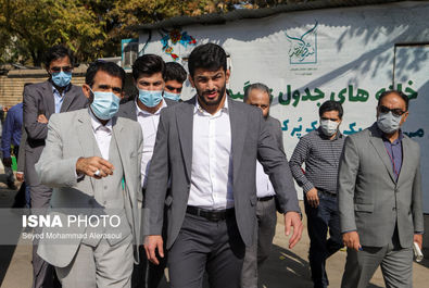 حسن یزدانی در آسایشگاه معلولین ذهنی شهید بهشتی مشهد