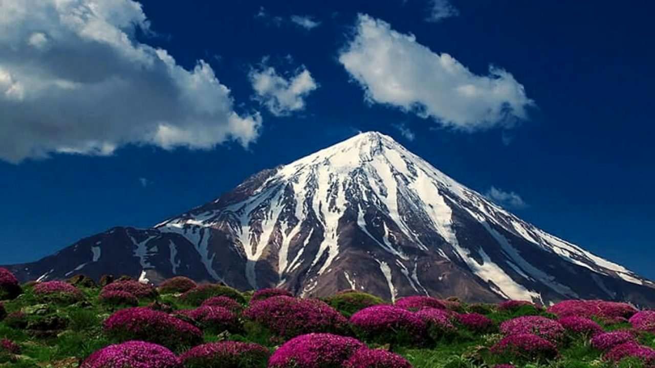 کولاک برف در قله دماوند در میانه تابستان + فیلم
