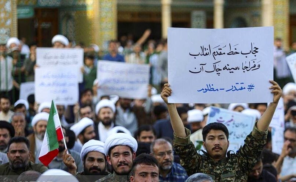 پس لرزه‌های تجمع روحانیون قم با لباس نظامی در حمایت از برخورد با بی حجابی + عکس