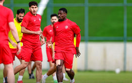 استوری دیدنی سرژ اوریه در کنار پرسپولیسی‌ها + عکس